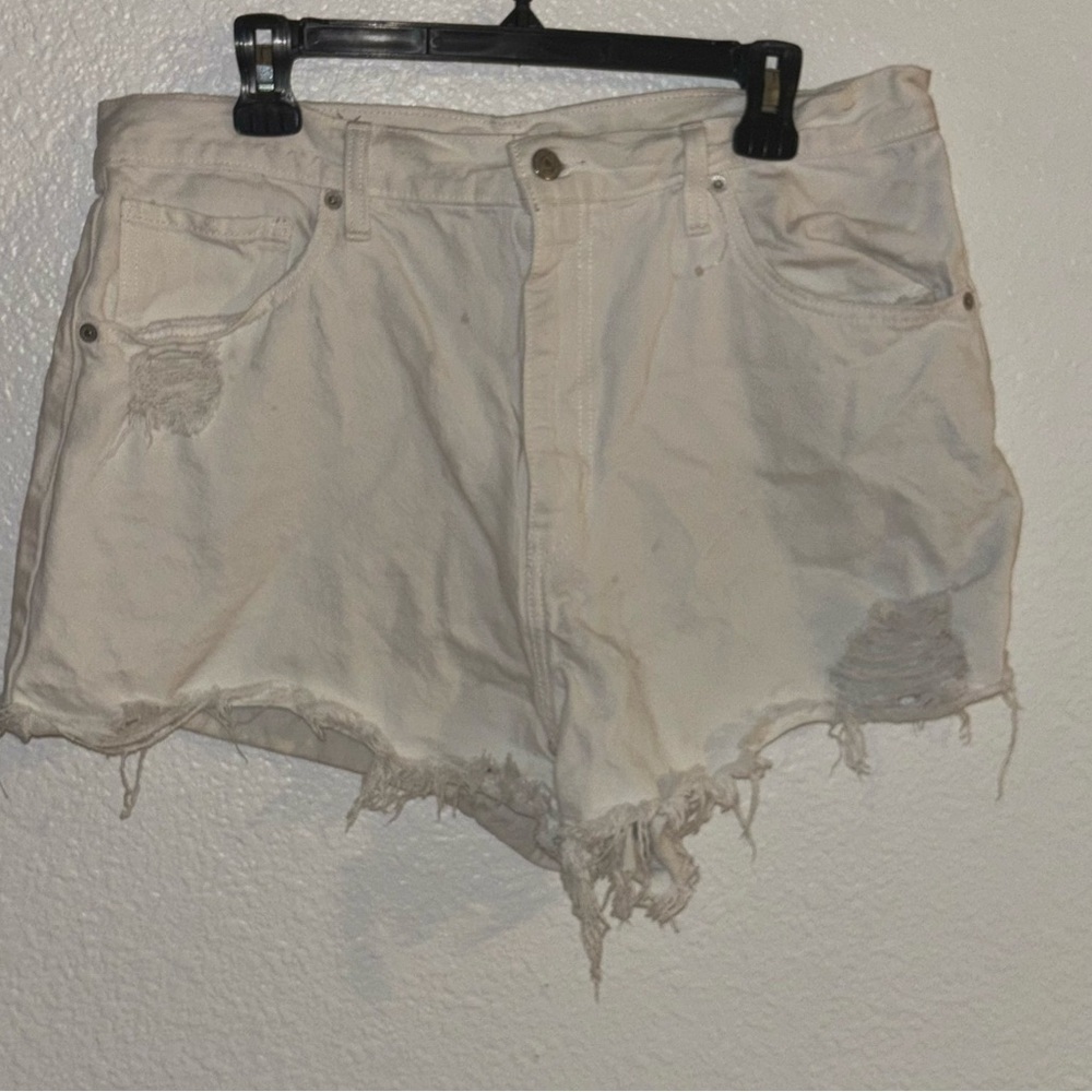 Levi's White Jean Shorts with Frayed Hem and Distressed Details - Picture 1 of 3